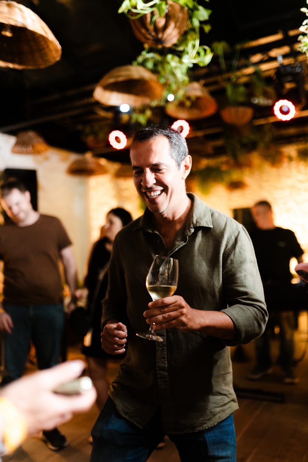 Hélcio Aguiar sorri durante a festa