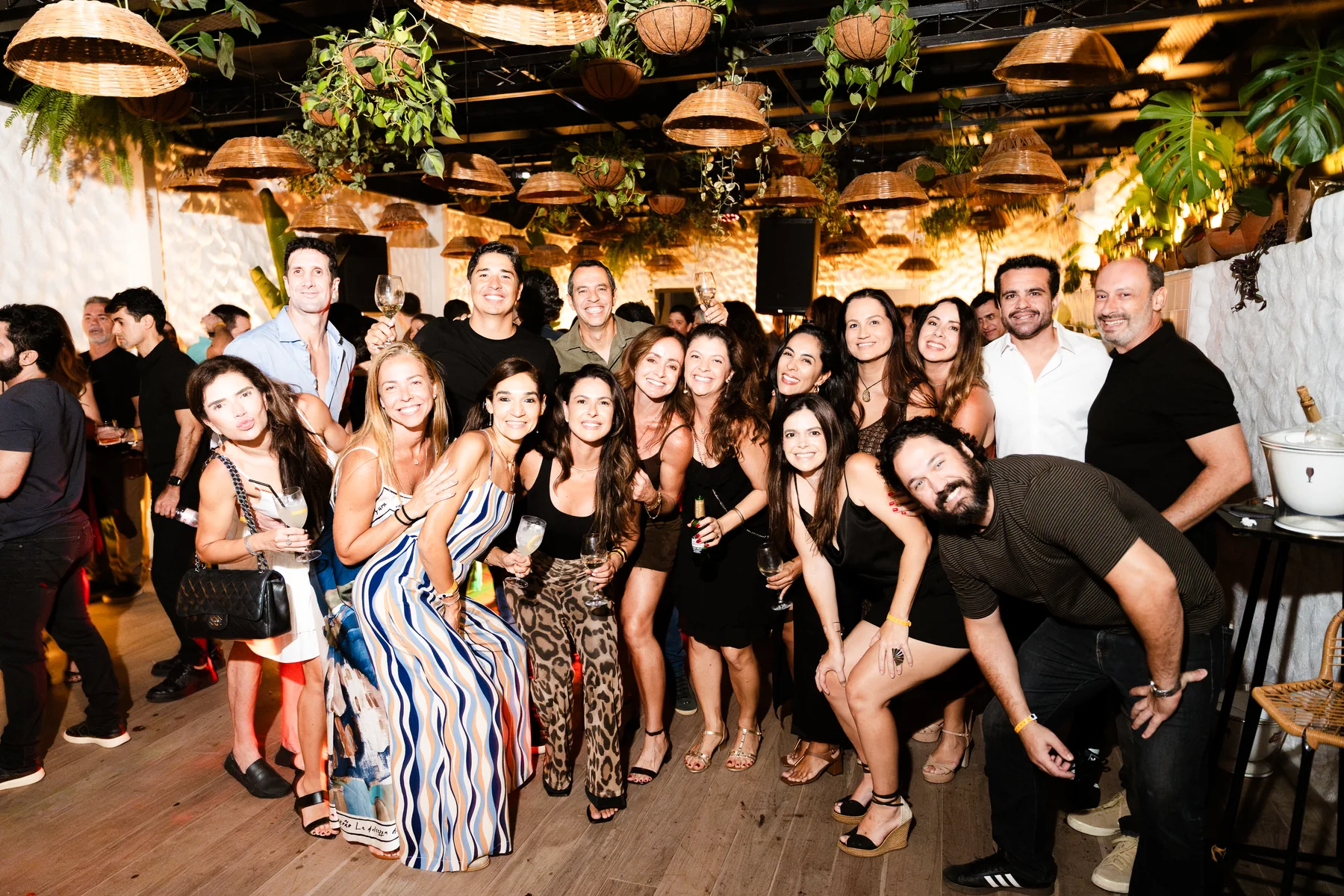 Convidados reunidos para uma fotografia no Spesso